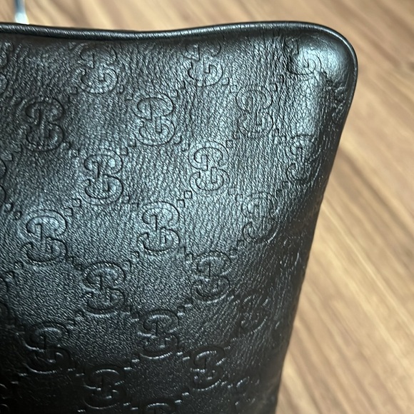 A 240 - ๐ฏ% authentic Gucci crossbody bag - Picture 9 of 16